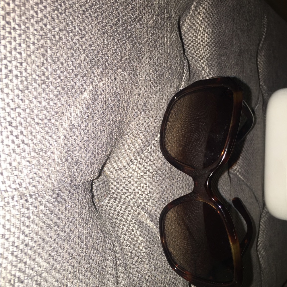 Authentic Chloe' Sunglasses - image 3